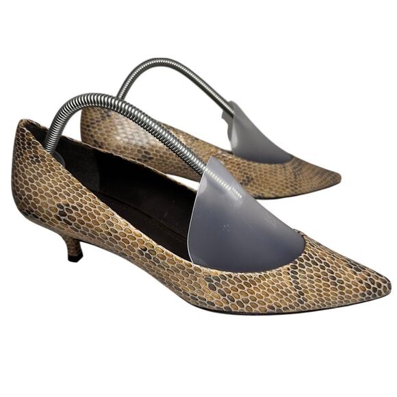 Stuart Weitzman Snakeskin Kitten Heel Sz 10 Tan Gray Leather Pointed Toe Luxury - Picture 2 of 13